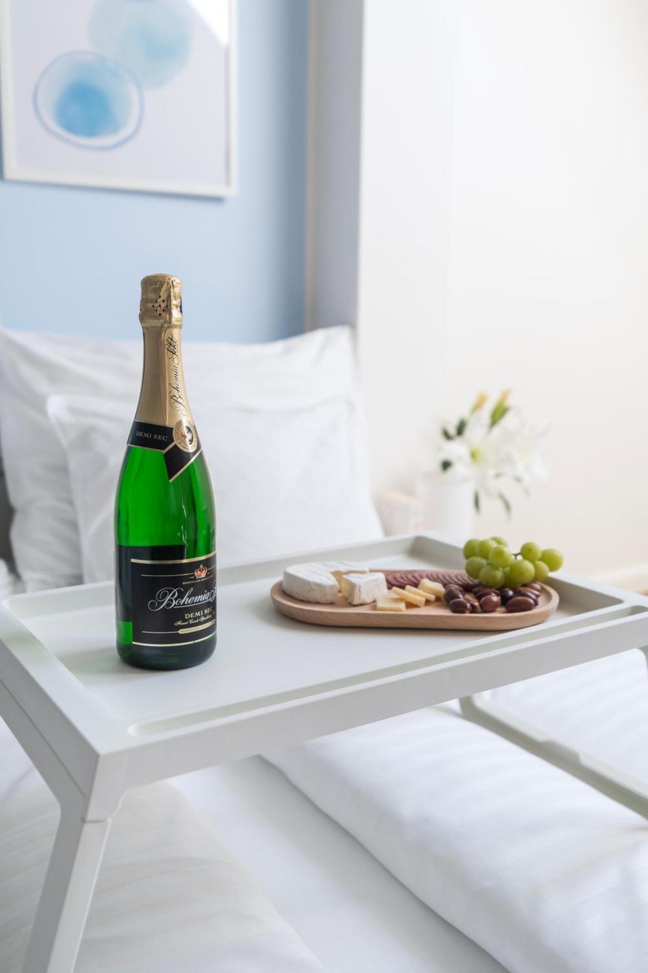 Emerald Apartments Boutique Residence Praga Esterno foto